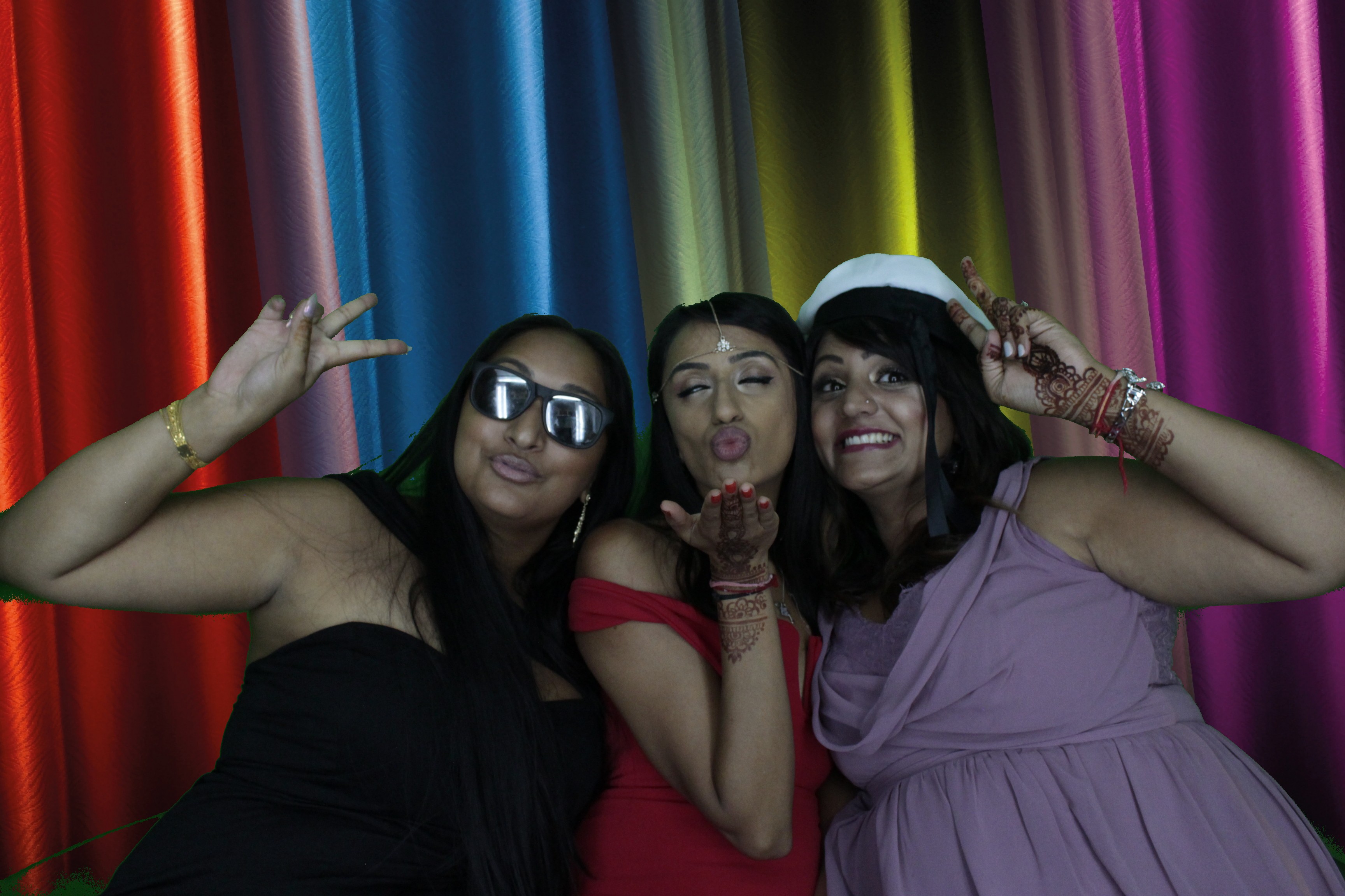 Bhavin & Yasmin’s Wedding | View more photos from the event at gallery.myphotoboothexperience.co.uk/u/MyPhotoBoothExperienceLtd/Bhavin-Yasmin’s-Wedding